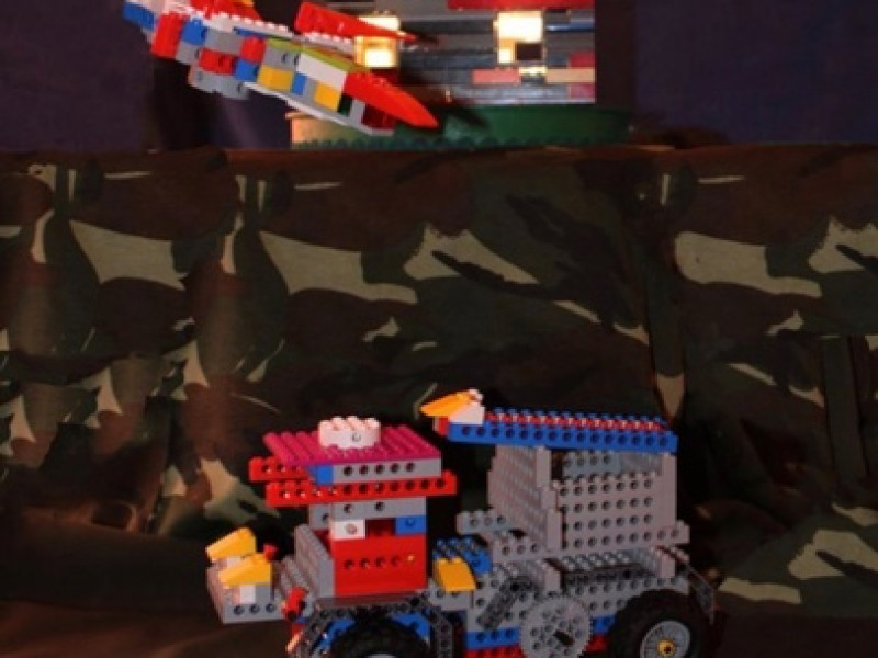 Победители конкурса композиций из LEGO &quot;День победы!&quot;.